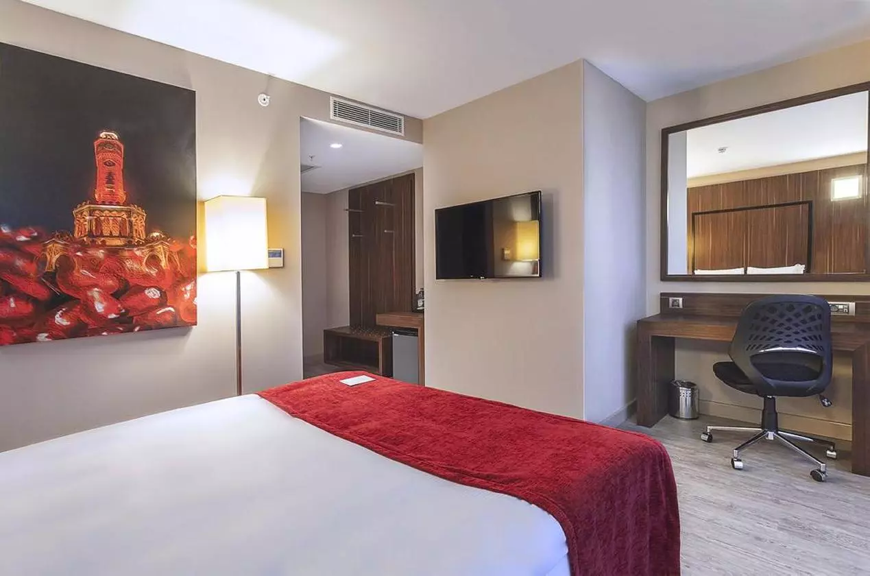 RAMADAENCORE_SHABAVIZ (4).jpg